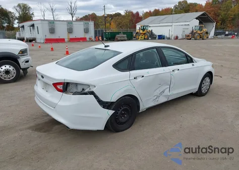 2013 Ford Fusion S из США, поврежденный, VIN 3FA6P0G7XDR117198